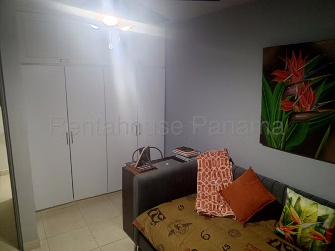 Alquiler de Casa con Línea blanca en Altos de Panama Colinas de Santa Bar EC - Imagen 9