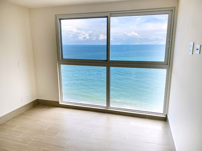 Apartamento Frente al Mar en Playa Caracol, Panamá