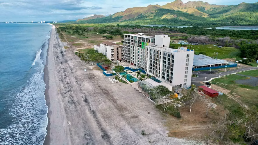 Beachfront Apartment in Playa Caracol Panama
