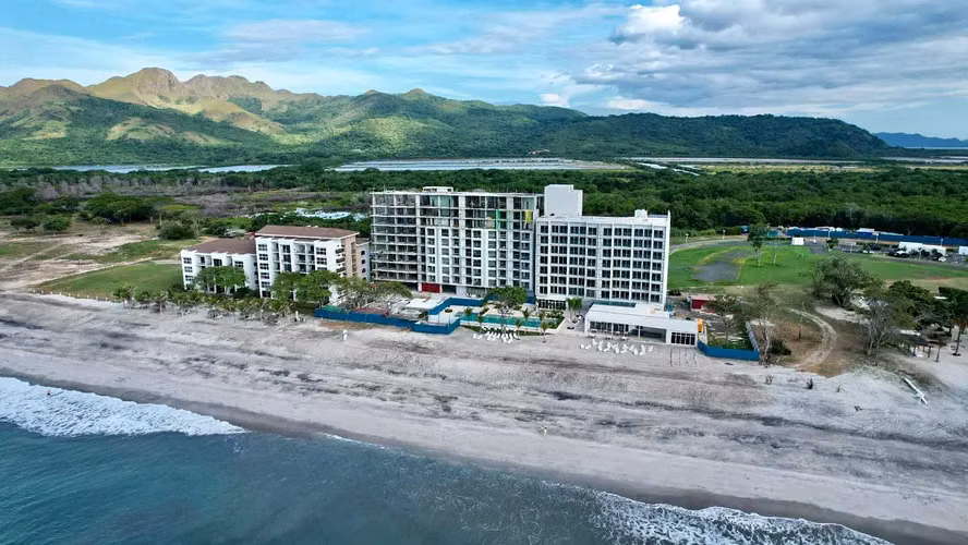 Apartamento Frente al Mar en Playa Caracol, Panamá - Imagen 8