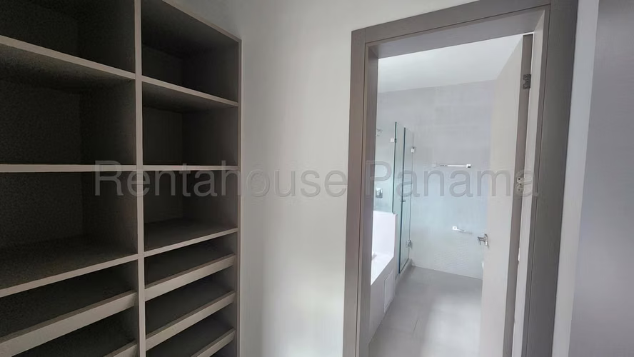 Venta de Casa en Altos de Panama Altos del Parque KC - Imagen 13