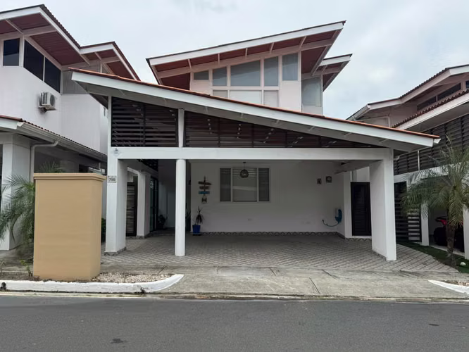 VENDO CASA - CORONADO - PH PARADISE POINT