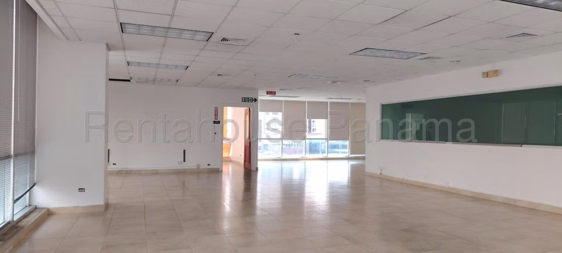 Oficina Comercial en Alquiler en Bella Vista JG