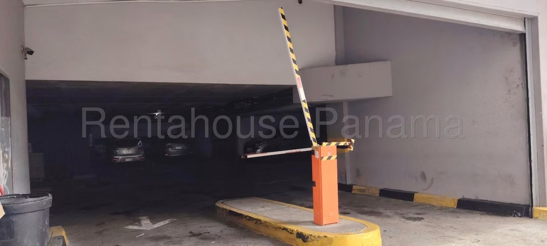 Oficina Comercial en Alquiler en Bella Vista JG