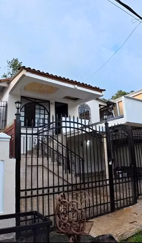 Se alquila linda casa en Villa de las Fuentes