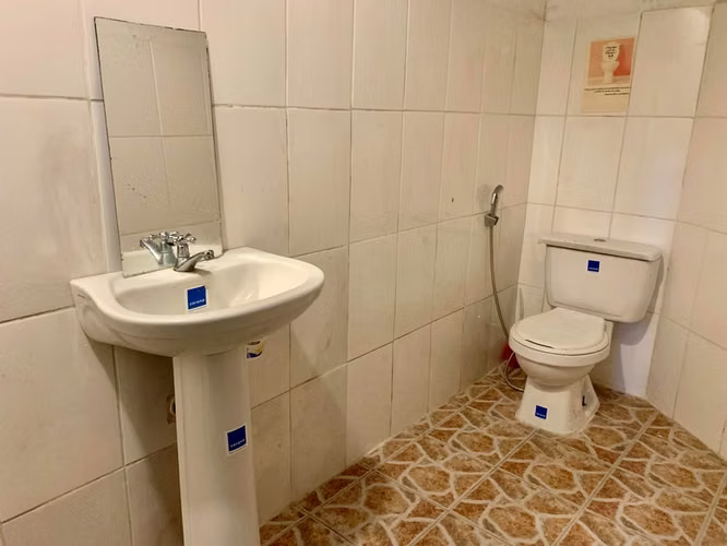 Venta de Galera y oficinas en Versalles