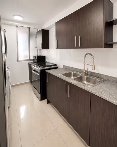SE VENDE APARTAMENTO EN PH SKY PARK A PASOS DEL PARQUE OMAR - Imagen 5