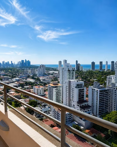 SE VENDE APARTAMENTO EN PH SKY PARK A PASOS DEL PARQUE OMAR - Imagen 1
