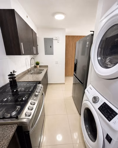 SE VENDE APARTAMENTO EN PH SKY PARK A PASOS DEL PARQUE OMAR - Imagen 6