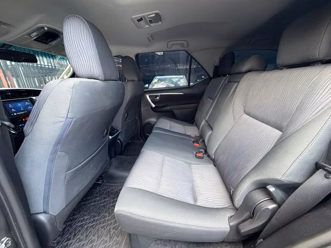 TOYOTA FORTUNER 2024 DIESEL 4X4  7 PASAJEROS - Imagen 17
