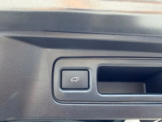 TOYOTA FORTUNER 2024 DIESEL 4X4  7 PASAJEROS - Imagen 19