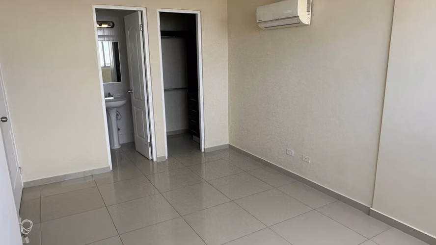 Alquilo Apartamento en Vía España - Imagen 5