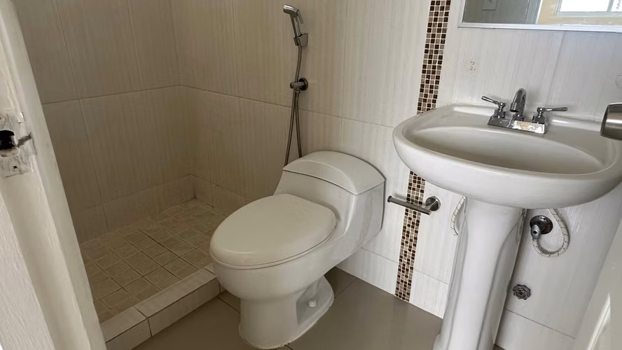 Alquilo Apartamento en Vía España - Imagen 8