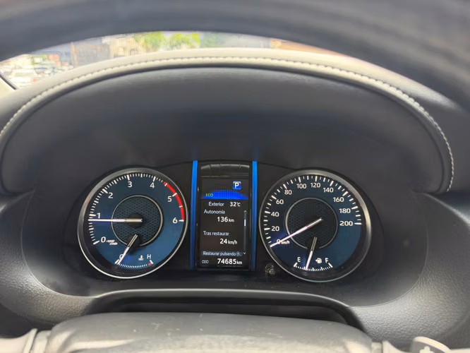 TOYOTA FORTUNER 2023 DIESEL 4X4  7 PASAJEROS - Imagen 19