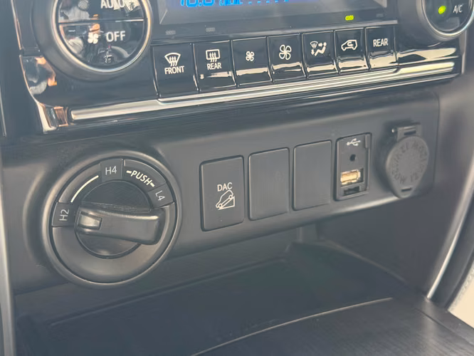 TOYOTA FORTUNER 2023 DIESEL 4X4  7 PASAJEROS - Imagen 16
