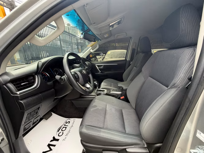 TOYOTA FORTUNER 2023 DIESEL 4X4  7 PASAJEROS - Imagen 13