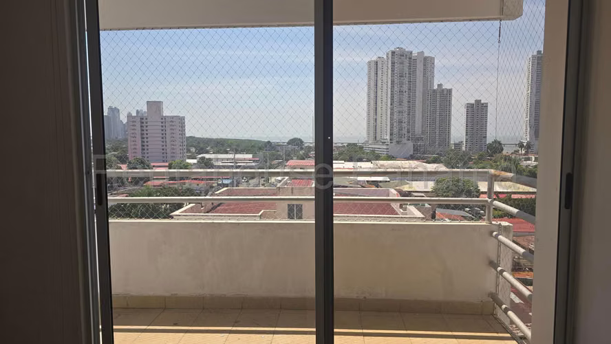 Apartamento en Venta en Parque Lefevre 27LDC1657