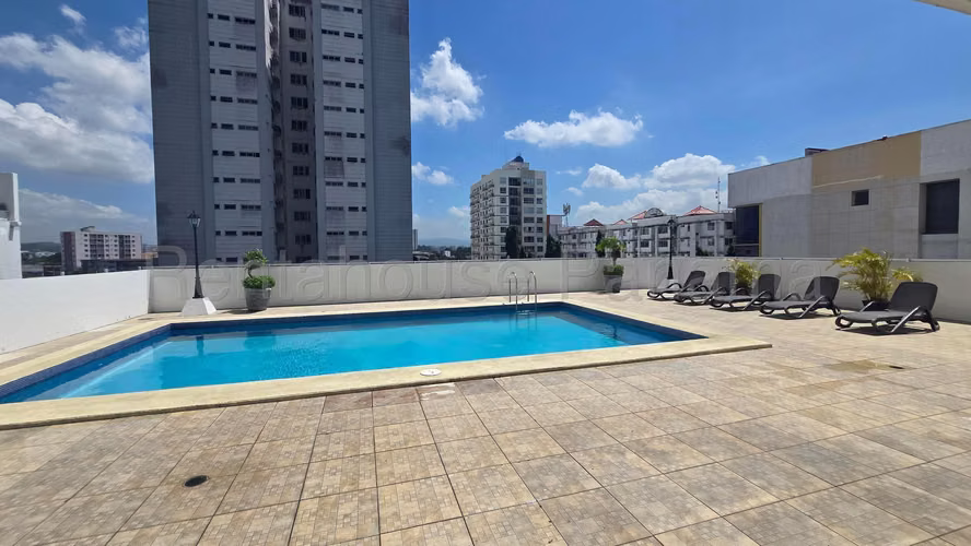 Apartamento en Venta en Parque Lefevre 27LDC1657