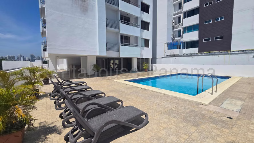 Apartamento en Venta en Parque Lefevre 27LDC1657