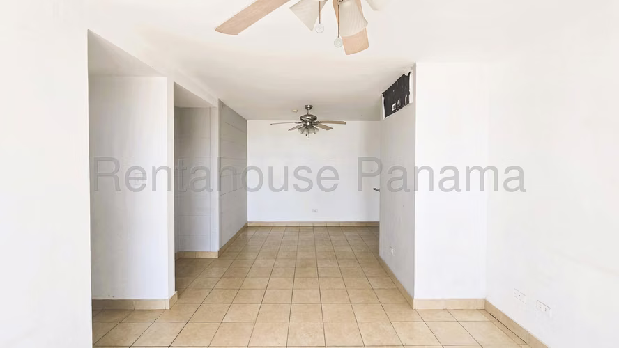 Apartamento en Venta en Parque Lefevre 27LDC1657