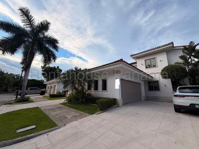 Alquiler de casa en Fairway 27MVCH1701