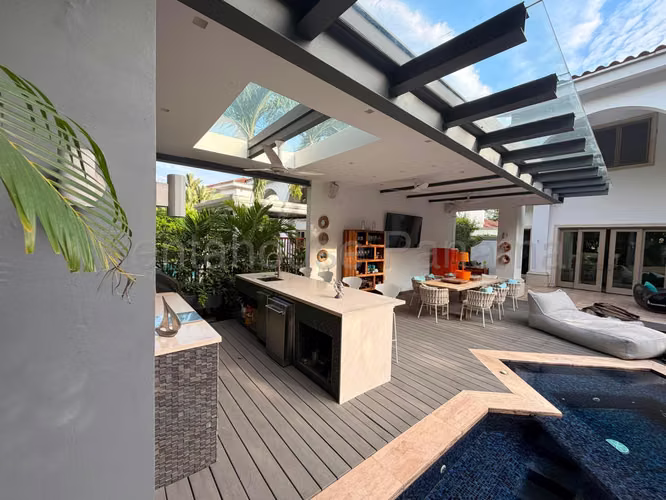 ALQUILO Casa de Lujo con Piscina y Ascensor  Res. Fairway, Santa Maria. - Imagen 18