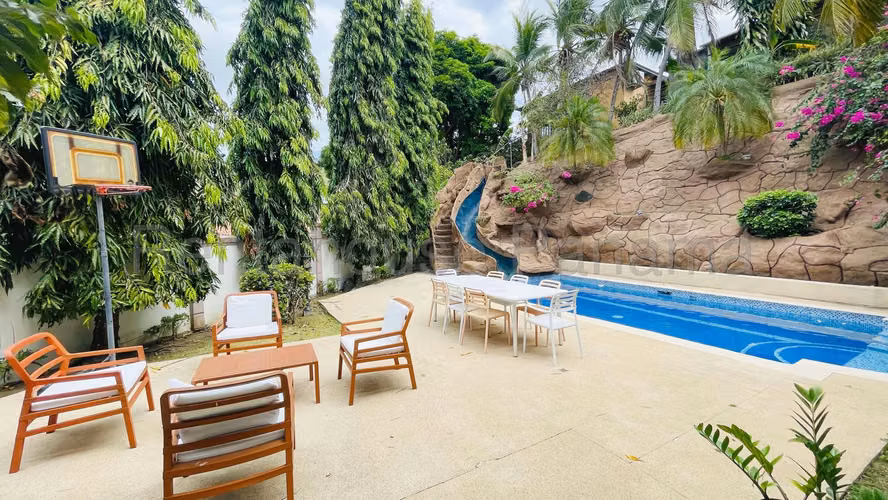 Venta de casa remodelada y con piscina en PH Fuente del Fresno, Altos de Panama - Imagen 6