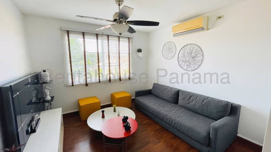 Venta de casa remodelada y con piscina en PH Fuente del Fresno, Altos de Panama - Imagen 12