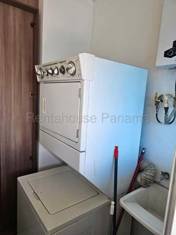Alquiler de apartamento amoblado con balcón en Sa Francisco - Imagen 12