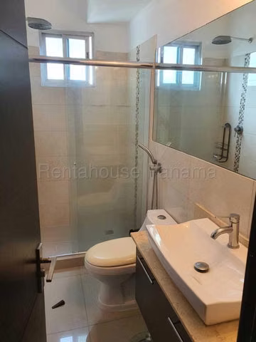 Alquiler de apartamento amoblado con balcón en Sa Francisco - Imagen 3