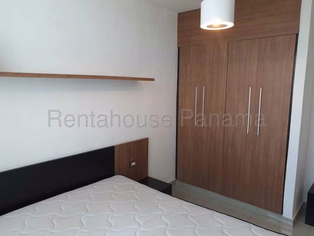 Alquiler de apartamento amoblado con balcón en Sa Francisco - Imagen 6