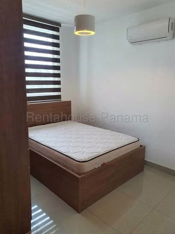 Alquiler de apartamento amoblado con balcón en Sa Francisco - Imagen 4