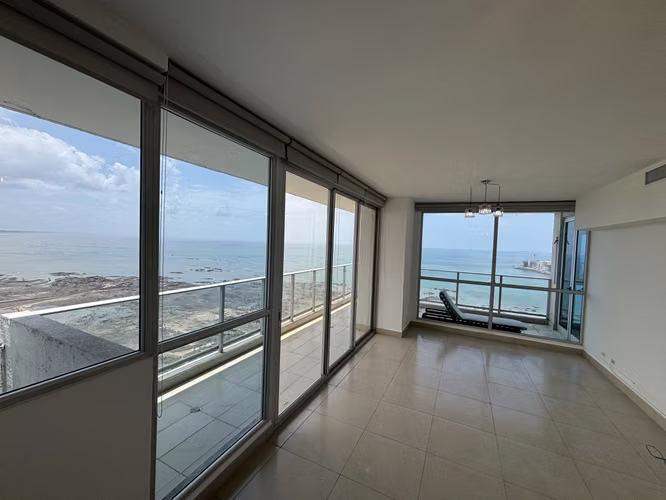 SE ALQUILA OCEANAIRE