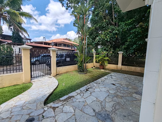 Venta. Casa remodelada en Diablo, Ancon. - Imagen 4
