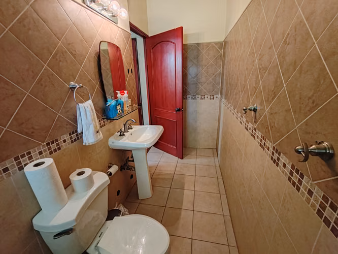 Venta. Casa remodelada en Diablo, Ancon. - Imagen 10