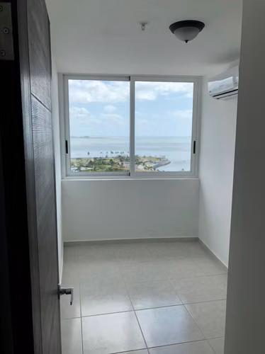 Venta o Alquiler Apartamento Semi-Amoblado en Avenida Balboa PH Bay View - YJ - Imagen 2