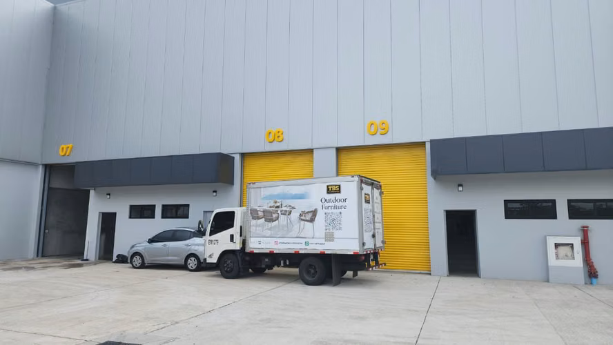 ALQUILER DE GALERAS COMERCIALES SOLOWIN-JUAN DÍAZ. - Imagen 7