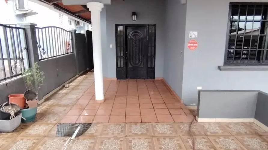 Banco vende casa Brisas del Golf (bc)  Las Terrazas - Imagen 4