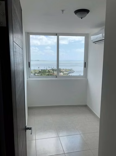 Venta o Alquiler Apartamento Semi-Amoblado en PH Bay View, Avenida Balboa - YJ - Imagen 4
