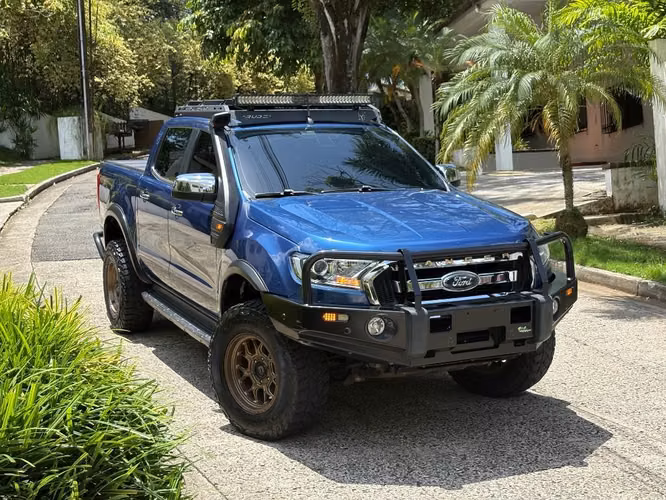 Ford Ranger Automático 4x4 Full Extras - Imagen 2