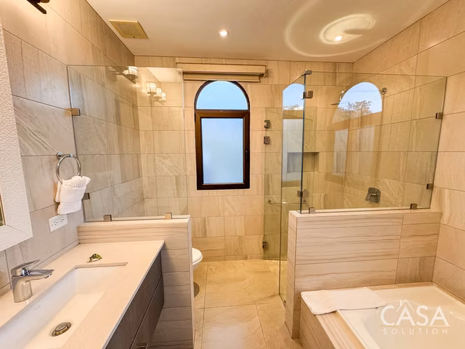 Fabuloso Dúplex en Venta en Lucero – En un Solo Nivel con Dos Suites Principales - Imagen 19