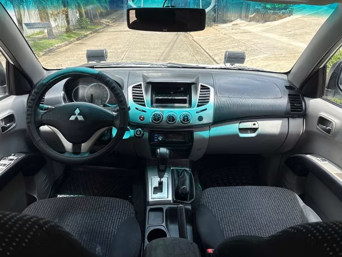 Mitsubishi L200 Automático 4x4 - Imagen 4