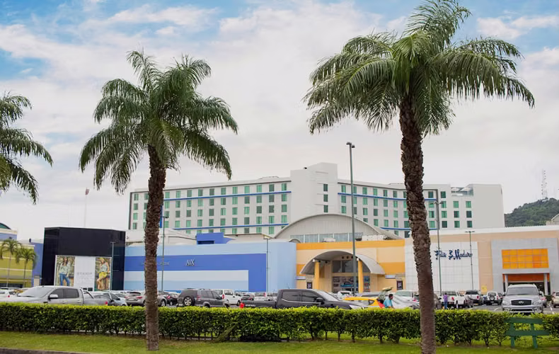 En Venta y Alquiler – Locales Comerciales – Albrook Mall | AA