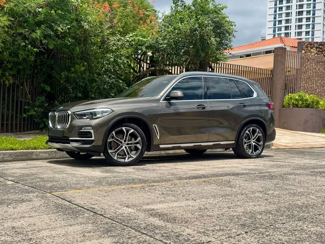 BMW X5 xDRIVE40i 2022
