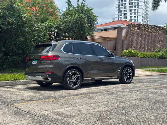 BMW X5 xDRIVE40i 2022 - Imagen 4