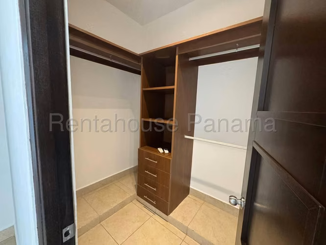 Venta Casa Clayton - YD