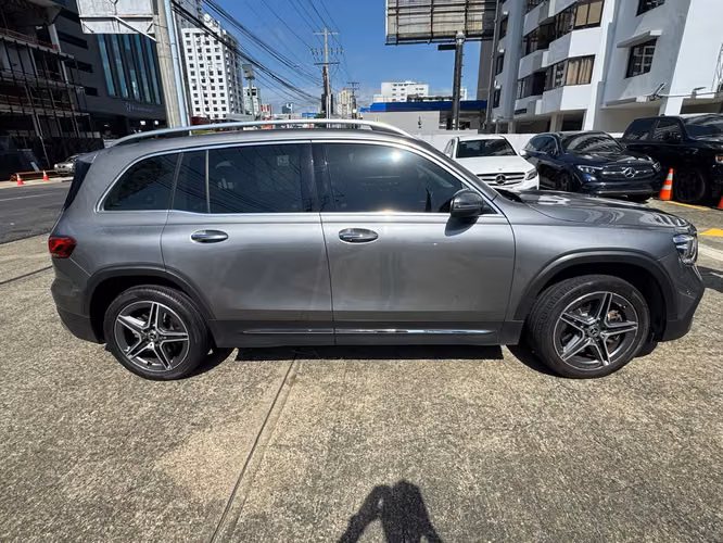 MERCEDES-BENZ GLB  — SOLO 20,184 KM - Imagen 2
