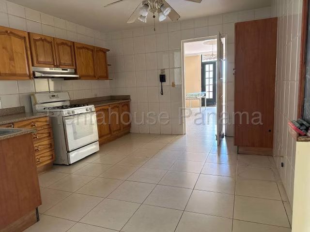 Oportunidad!!! Vendo apartamento de 210 mts en Punta Pacífica - Imagen 5