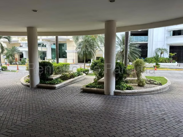 Oportunidad!!! Vendo apartamento de 210 mts en Punta Pacífica - Imagen 3