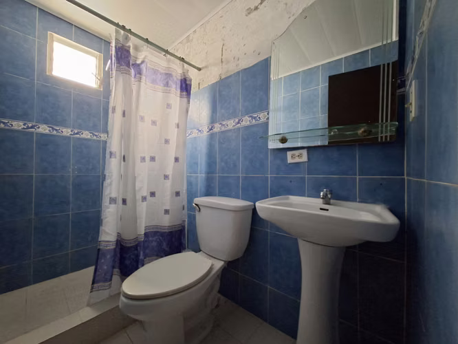 Casa en Venta en Chanis | 3 Habitaciones, 2 Baños, Terraza Delantera  y Estacionamiento Techado - Imagen 5